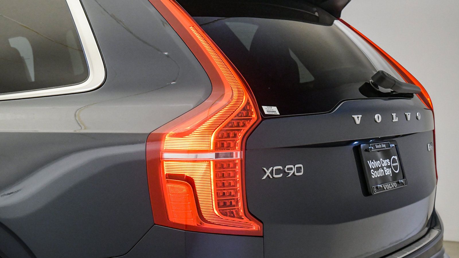 Certified 2023 Volvo XC90 B6 Plus w/ Protection Package Premier AWD/4WD image 12