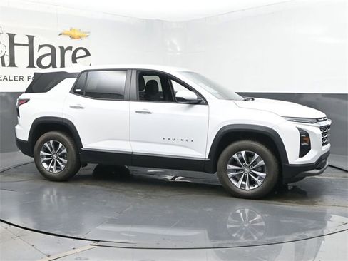 New 2026 Chevrolet Equinox LT w/ LPO, Floor Liner Package image 27