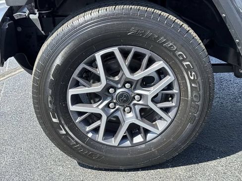 Used 2025 Jeep Wrangler Unlimited Sahara AWD/4WD image 17