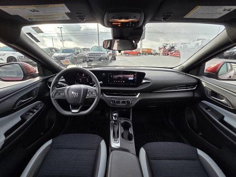 Used 2024 Buick Envista Preferred image 24