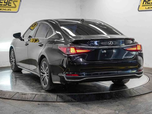 Used 2023 Lexus ES 300h w/ Premium Package FWD image 2