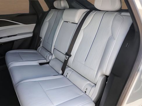 Certified 2024 Cadillac Lyriq Luxury image 22