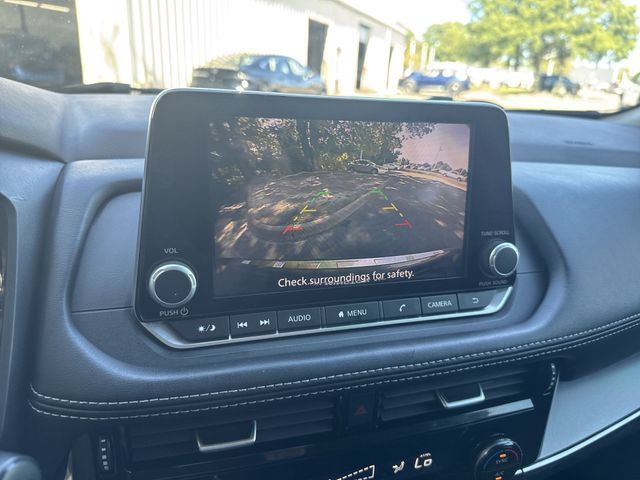 Used 2023 Nissan Rogue SV FWD image 21