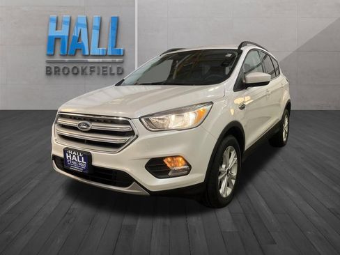 Used 2018 Ford Escape SE w/ SE Sync 3 Package image 1