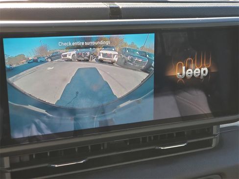 Used 2024 Jeep Wrangler Sport S image 32