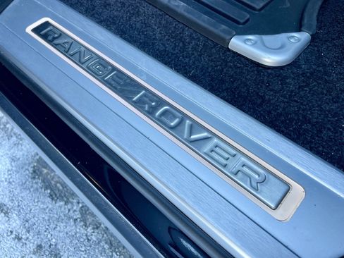 Used 2020 Land Rover Range Rover Long Wheelbase HSE image 34