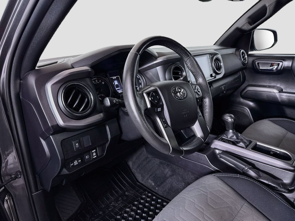 Used 2021 Toyota Tacoma TRD Off-Road AWD/4WD image 9