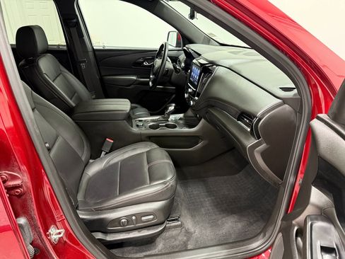 Used 2023 Chevrolet Traverse RS image 25