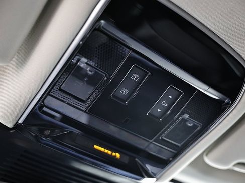 New 2025 Land Rover Range Rover SE image 45