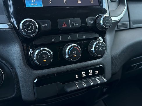 Used 2025 RAM 1500 Big Horn AWD/4WD image 18
