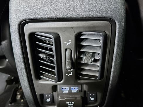 Used 2025 Dodge Durango GT image 27