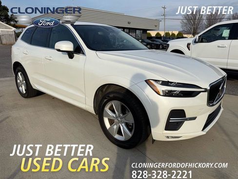 Used 2022 Volvo XC60 B5 Momentum image 3
