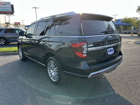 Used 2023 Ford Expedition Platinum image 4