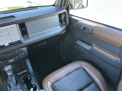 Used 2023 Ford Bronco Outer Banks w/ Sasquatch Package AWD/4WD image 17