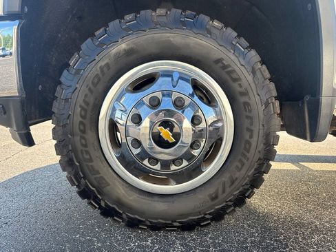 Used 2022 Chevrolet Silverado 3500 LT w/ All Star Edition AWD/4WD image 12