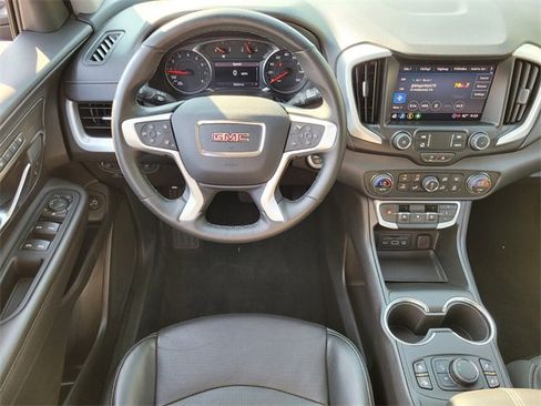 Used 2023 GMC Terrain SLT image 12