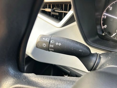 Certified 2025 Toyota Corolla LE image 21