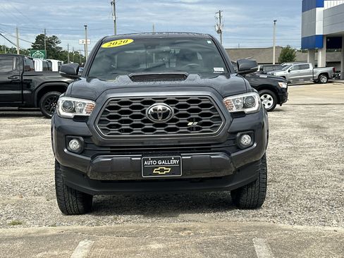 Used 2020 Toyota Tacoma TRD Sport RWD image 3