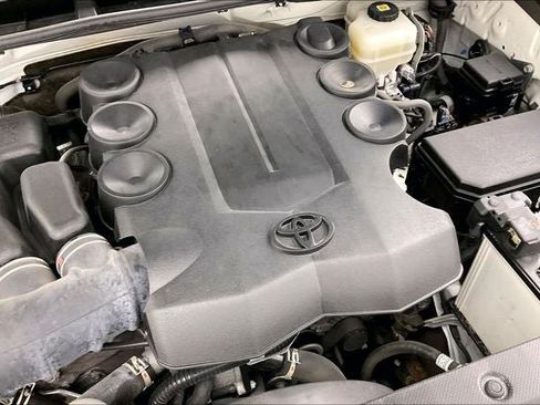 Used 2021 Toyota 4Runner Limited AWD/4WD image 30
