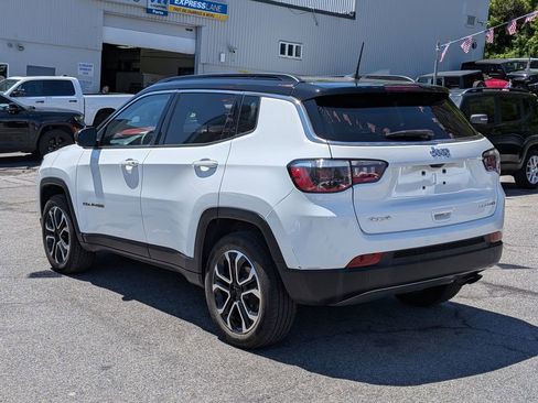 Certified 2022 Jeep Compass Limited w/ Sun and Sound Group AWD/4WD image 9