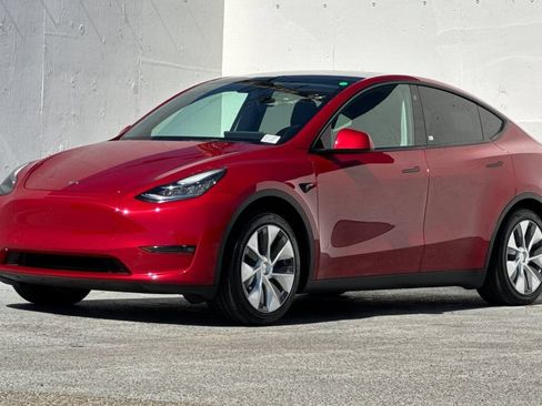 Used 2021 Tesla Model Y Long Range AWD/4WD image 7