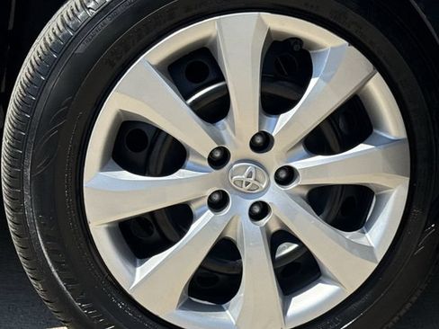 Used 2025 Toyota Corolla LE FWD image 10
