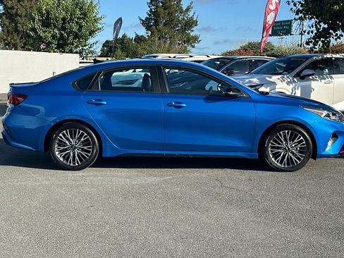 Used 2024 Kia Forte GT-Line w/ GT-Line Premium Package FWD image 3