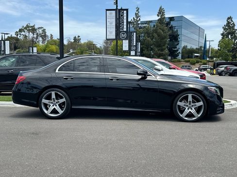 Used 2019 Mercedes-Benz E 300 image 2