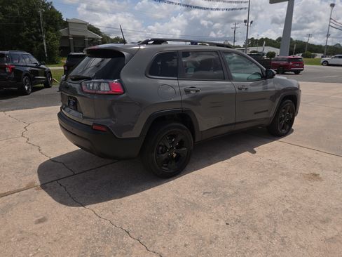 Used 2023 Jeep Cherokee Altitude Lux AWD/4WD image 6