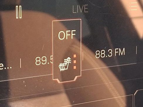 Used 2025 GMC Acadia Elevation image 29