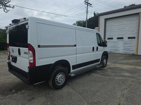 Used 2025 RAM ProMaster 2500 w/ U-Haul Equipment Group FWD image 5