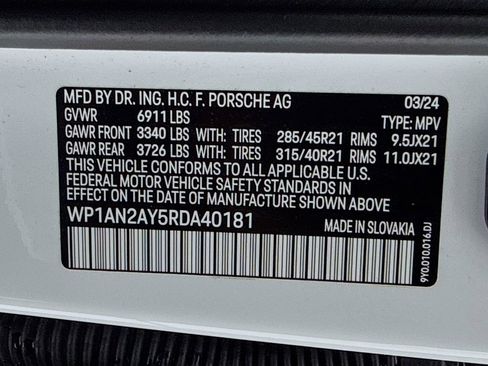 Certified 2024 Porsche Cayenne S AWD/4WD image 12