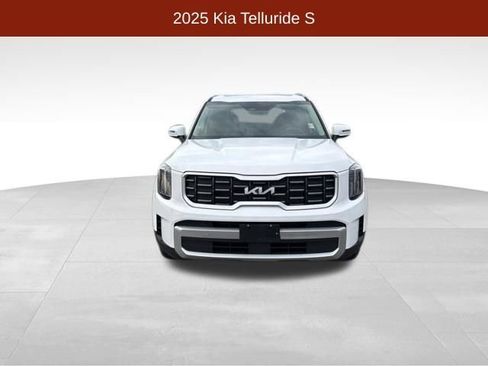 Used 2025 Kia Telluride S image 2