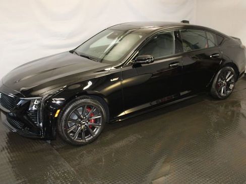 New 2026 Cadillac CT5 V image 2