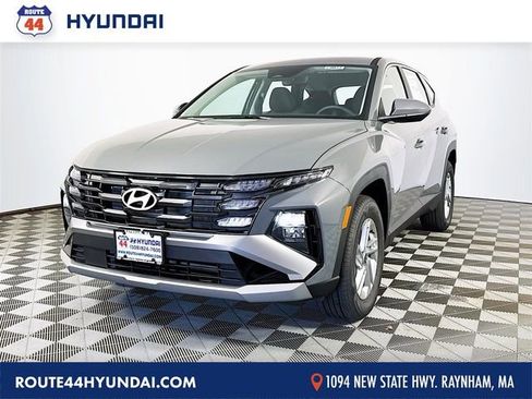 New 2026 Hyundai Tucson SE image 1