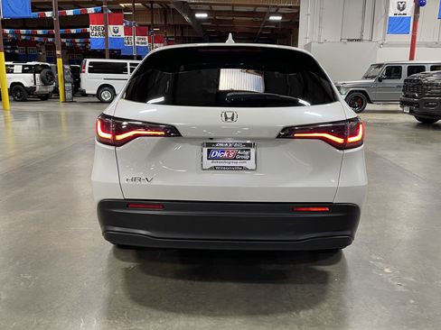 Used 2023 Honda HR-V LX image 4