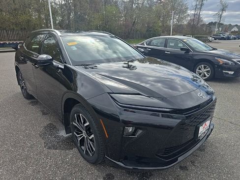 Certified 2025 Toyota Crown Signia image 3