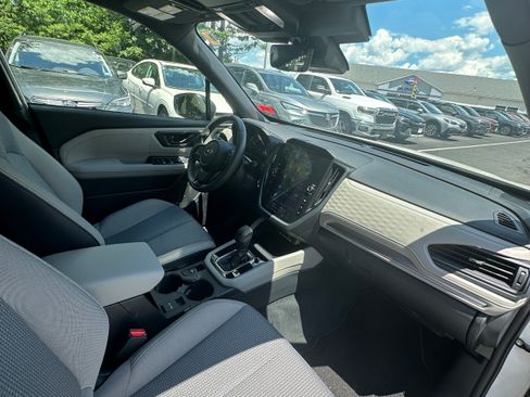 Used 2025 Subaru Forester Premium AWD/4WD image 14