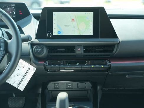 Used 2025 Toyota Prius Plug-In Hybrid FWD image 28