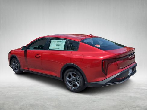 New 2025 Kia K4 LXS image 5