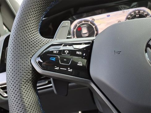 New 2026 Volkswagen Golf 2.0T image 19