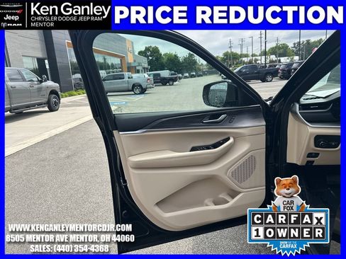 Used 2025 Jeep Grand Cherokee L Limited RWD image 10