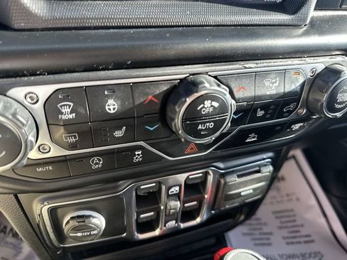 Used 2022 Jeep Wrangler Unlimited Sport AWD/4WD image 19