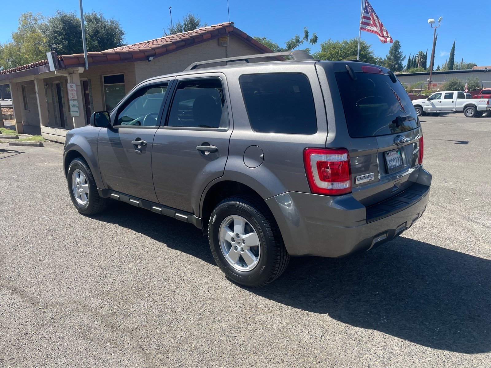 Used 2010 Ford Escape XLT FWD image 3