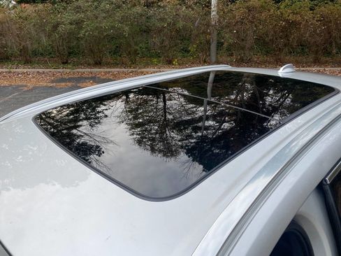 Used 2018 Volvo XC60 T5 Momentum w/ Vision Package image 39