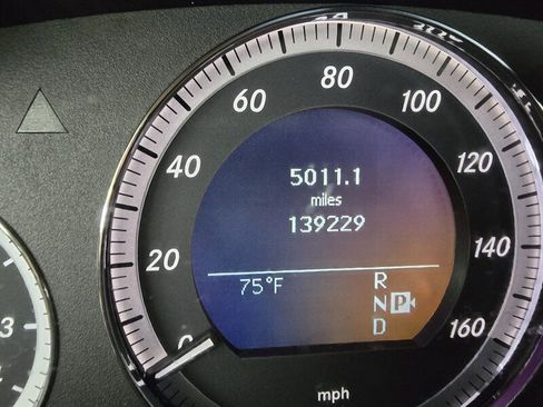 Used 2011 Mercedes-Benz E 350 4MATIC Wagon image 19