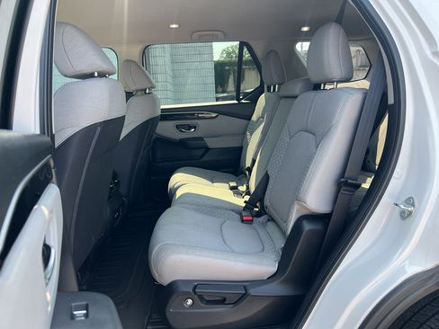 Used 2023 Honda Pilot LX image 16