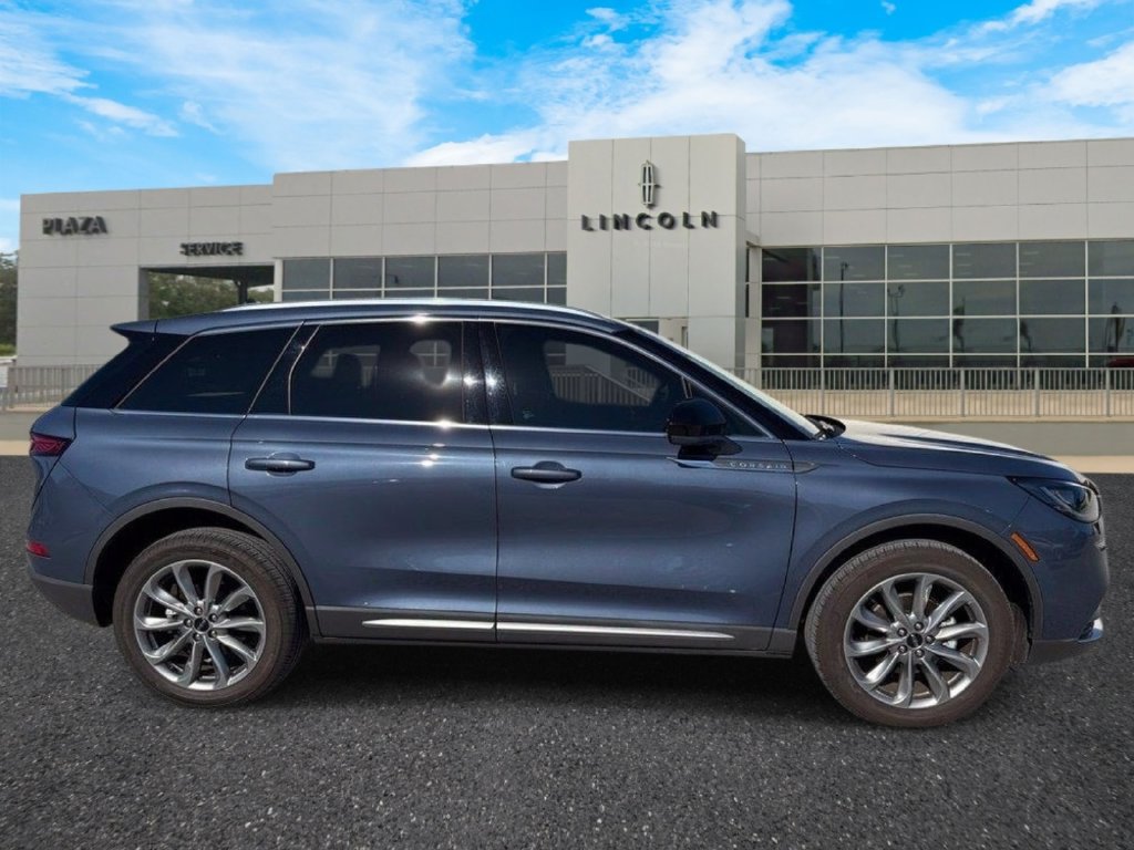 Used 2022 Lincoln Corsair FWD w/ Premium Package image 2