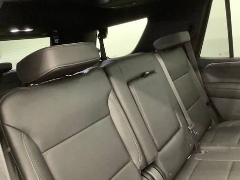 Used 2022 Chevrolet Tahoe Z71 w/ Z71 Off-Road Package AWD/4WD image 36