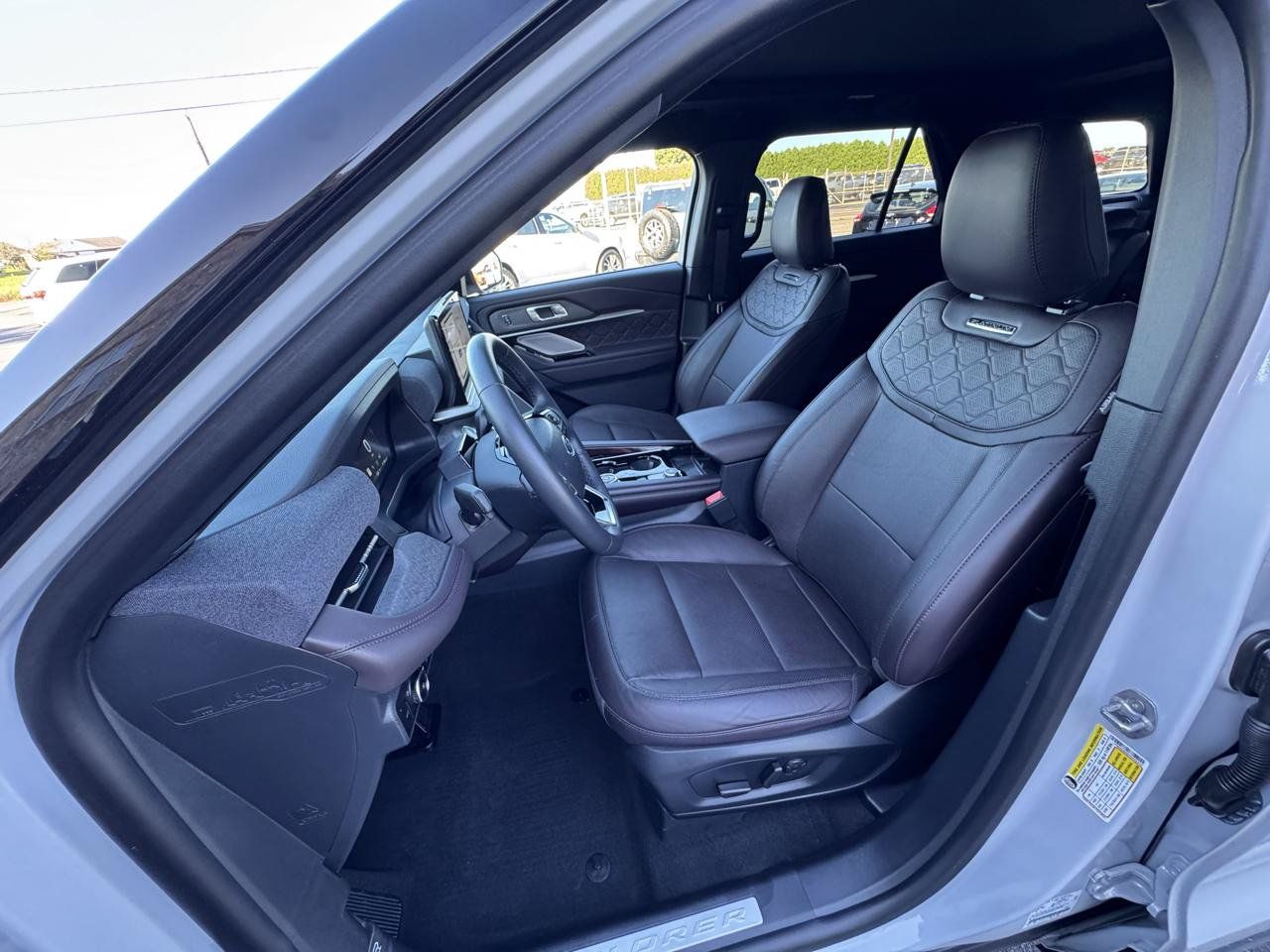 Used 2026 Ford Explorer Platinum w/ LUX Leather Package AWD/4WD image 11